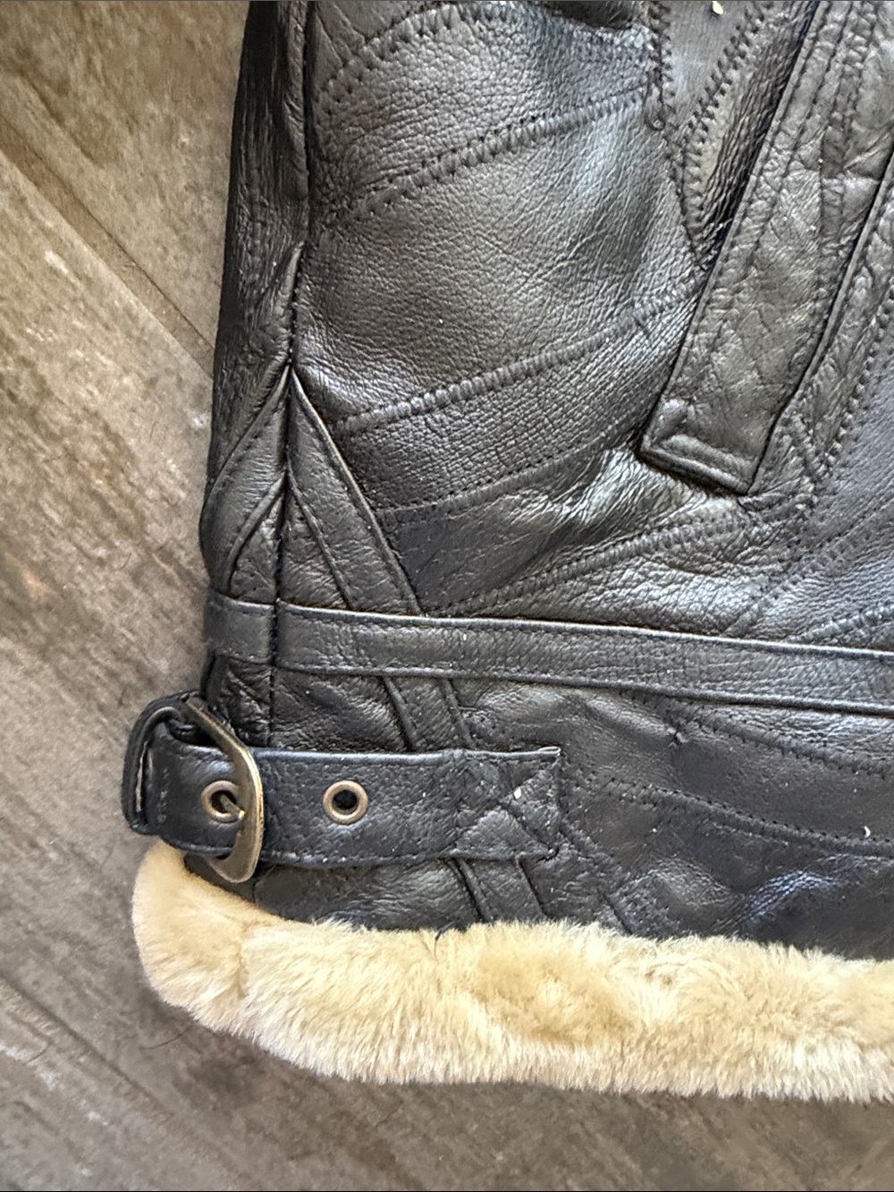 Women’s Black Leather Hooded Shearling Jacket - Picture 6 of 8